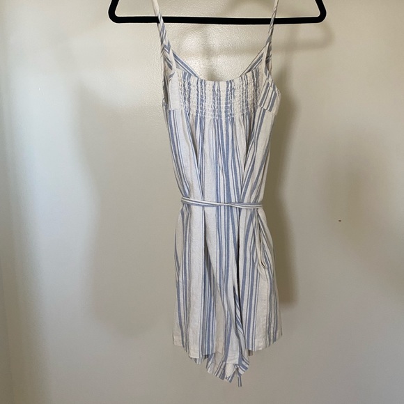 Uniqlo Linen Romper Blue and White Stripes Medium - Picture 2 of 2